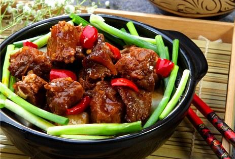 任吉老砂鍋加盟所需條件及加盟總部電話_1