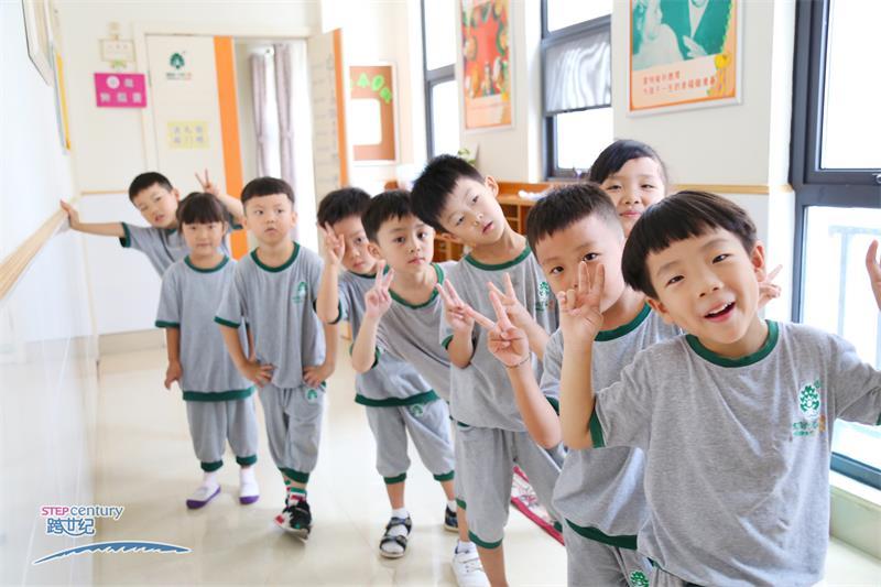 外地家長快羨慕死鄭州家長了，就因?yàn)檫@個(gè)幼兒園加盟品牌的雙語課程_4