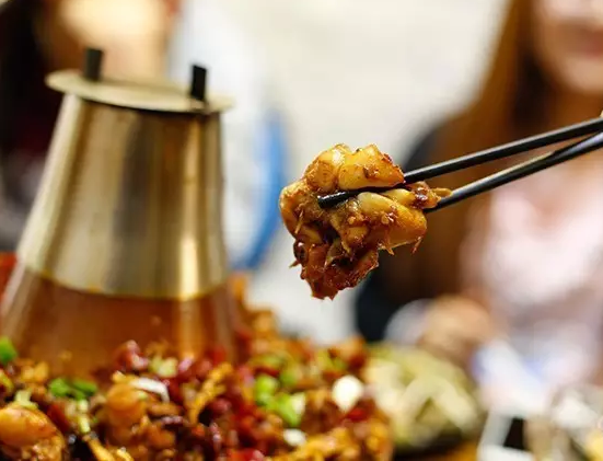 特色火鍋連鎖北龍牛蛙強大售后服務(wù)體系（圖）_1