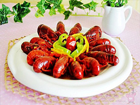 湖南在哪里可以學(xué)做麻辣小龍蝦，麻辣小龍蝦培訓(xùn)_2