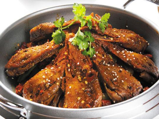 現(xiàn)在我想開一楚田辣鴨頭干鍋加盟費多少（圖）_1