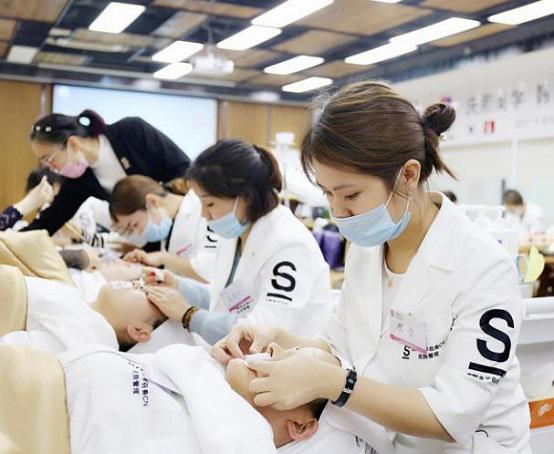韩国皮肤管理培训皮肤管理行业跟对品牌很重要_1
