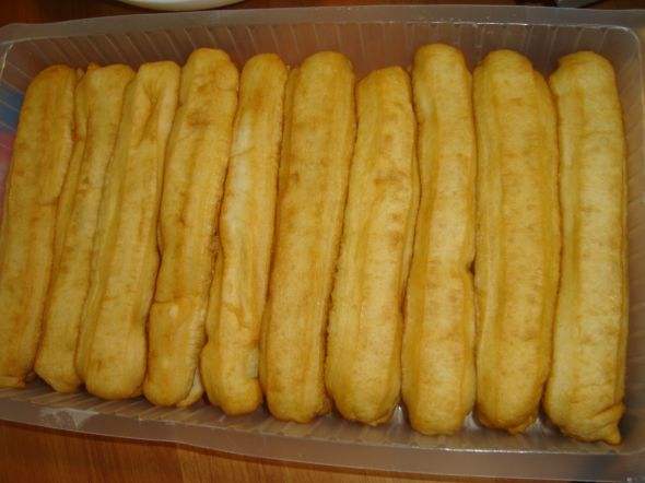 無礬大油條技術(shù)學(xué)習(xí)，培訓(xùn)炸油條技術(shù)加盟早餐豆?jié){油條做法（圖）_1