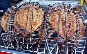 醉爐烤魚加盟。學習轉(zhuǎn)爐烤魚技術(shù)加盟烤魚做法（圖）_1