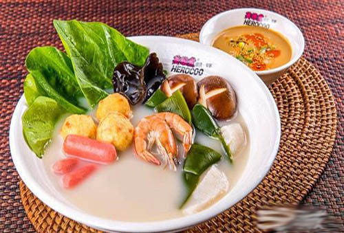 開(kāi)一家英雄煮麻辣燙加盟多少錢(qián)開(kāi)店投資麻辣燙？_1