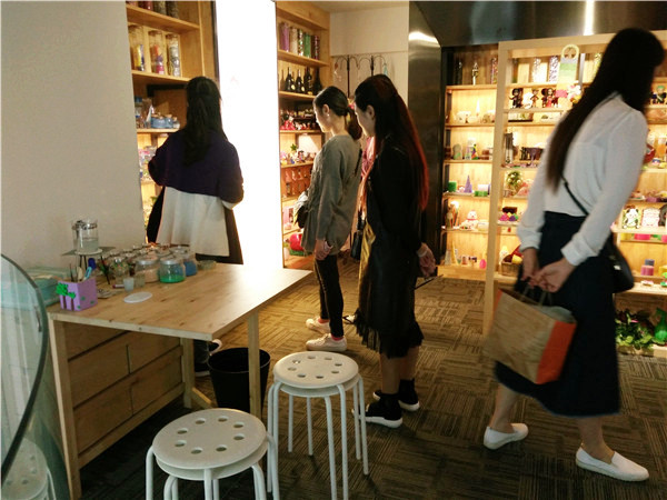 新店加盟，唐店長成功簽約陶指藝陶藝DIY店（圖）_2