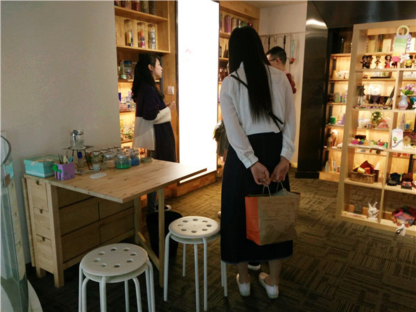 新店加盟，唐店長成功簽約陶指藝陶藝DIY店（圖）_3