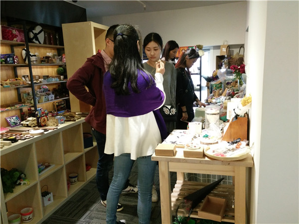 新店加盟，唐店長成功簽約陶指藝陶藝DIY店（圖）_5