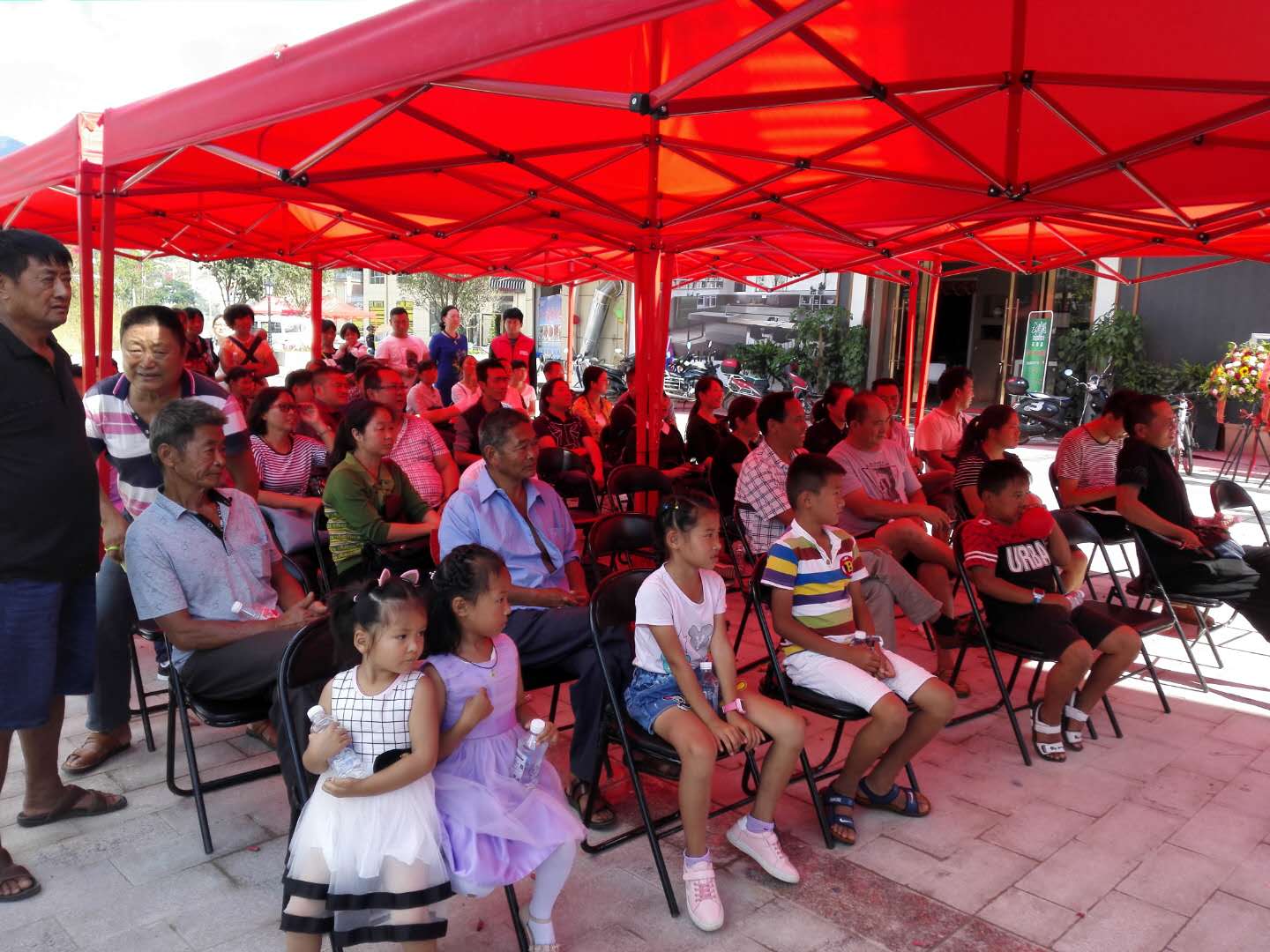 喜報(bào)！品愛全屋定制云南保山施甸店開業(yè)當(dāng)天下定突破50萬(wàn)（圖）_2