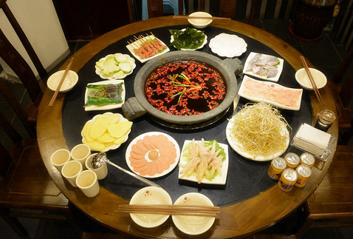 開一家憨石匠鮮菜土火鍋加盟費(fèi)是多少（圖）_2