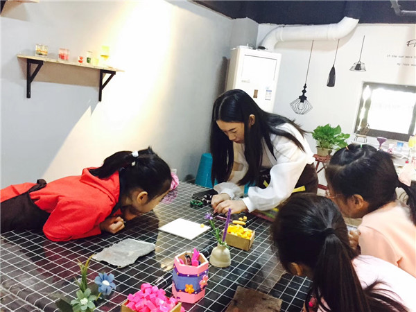 軟陶手鏈課堂圓滿結(jié)束，兒童手工樂園的分享（圖）_1