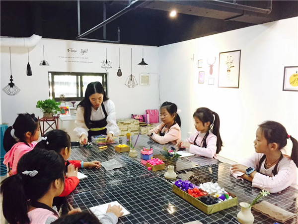 軟陶手鏈課堂圓滿結(jié)束，兒童手工樂園的分享（圖）_4