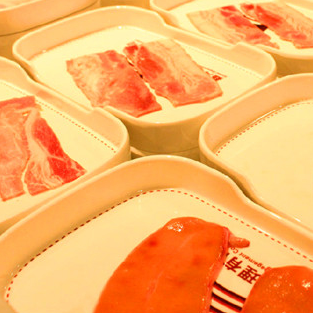 開(kāi)一家鑫海匯自助烤肉加盟費(fèi)多少（圖）_2