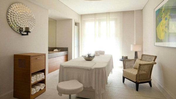 美容院如何吸引大批量的顧客進(jìn)店呢_1