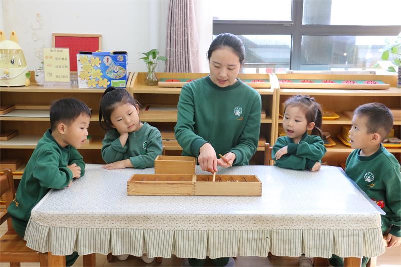 蒙特梭利教育，让这所幼儿园老师实现完美蜕变（图）_3