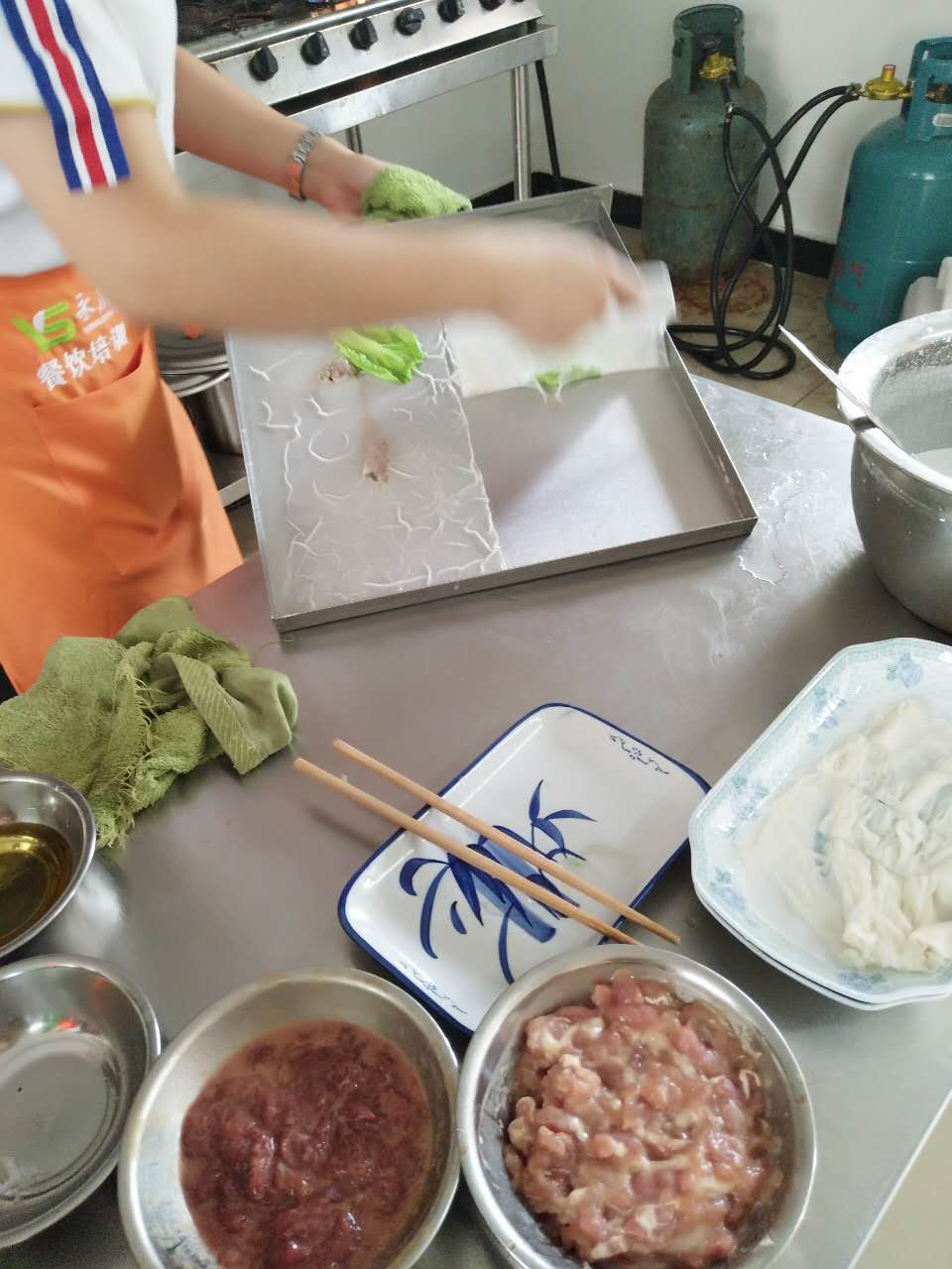 去哪個(gè)地方有學(xué)做石磨腸粉廣州正宗云浮石磨腸粉培訓(xùn)_1