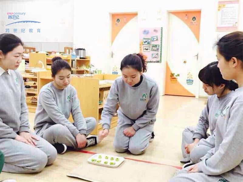 高品質(zhì)幼兒園自主管理模式的探索—教師團(tuán)隊(duì)的無(wú)為而治（圖）_2