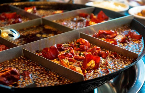 鎮(zhèn)三關(guān)老火鍋加盟費(fèi)用詳情_(kāi)2