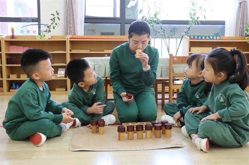 蒙特梭利幼兒園人見人愛老師的十項(xiàng)必備“技能”_2