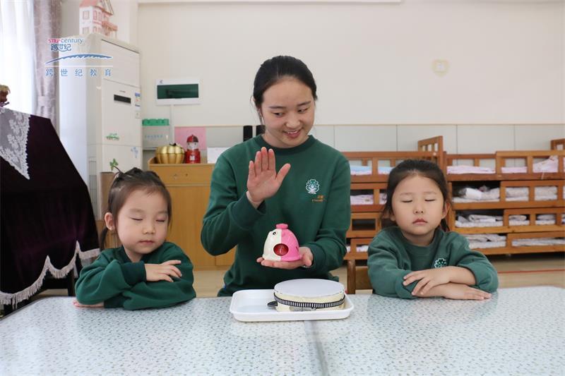 蒙特梭利幼兒園人見人愛老師的十項(xiàng)必備“技能”_3