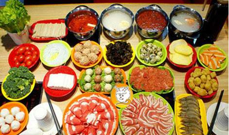 香香羊自動(dòng)回轉(zhuǎn)小火鍋加盟費(fèi)用及加盟總部_2