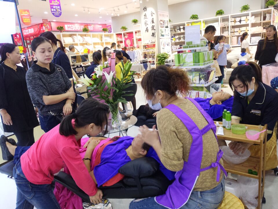 小資生活化妝品，美容護(hù)理女性的推崇！_3