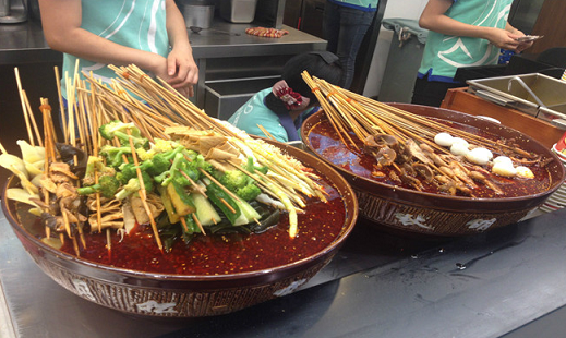 愛(ài)轉(zhuǎn)角串串火鍋加盟招商加盟咨詢(xún)熱線_1