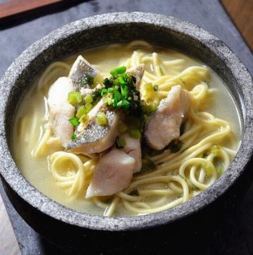 開一家?大尾巴貓魚面加盟費(fèi)多少（圖）_1