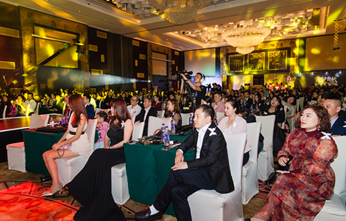 魔貼世家全球首屆新品發(fā)布會(huì)郭可盈傾情助陣（圖）_3