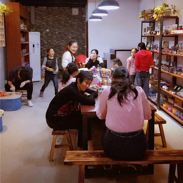 兒童手工親子樂園分享玩轉(zhuǎn)陶藝DIY活動(dòng)（圖）_1