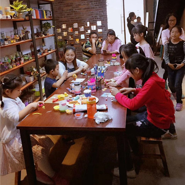 兒童手工親子樂園分享玩轉(zhuǎn)陶藝DIY活動(dòng)（圖）_2