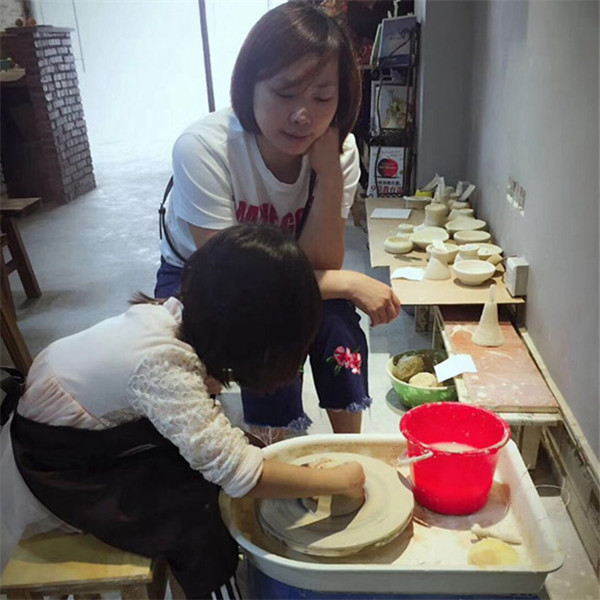 兒童手工親子樂園分享玩轉(zhuǎn)陶藝DIY活動(dòng)（圖）_8