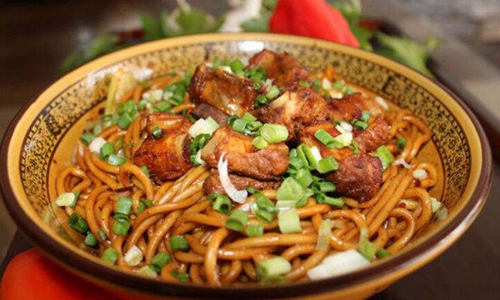 在商業(yè)街開一家秦味老碗面連鎖店需要多少加盟費(fèi)_3