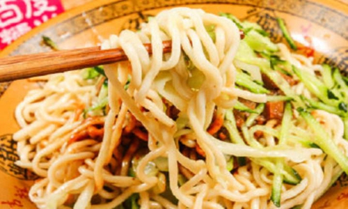 在商業(yè)街開一家秦味老碗面連鎖店需要多少加盟費(fèi)_4