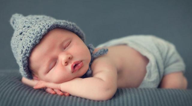 上班族注意：趴著睡覺危害大，傷手傷身又傷眼（圖）_1