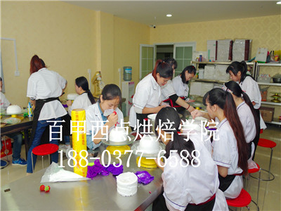 周口鹿邑學習西點課程價格表（圖）_2