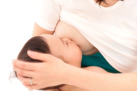 产后初期母乳喂养及催乳的常见问题_2