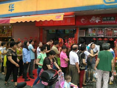 正宗酸菜魚老家酸菜魚加盟店為什么成為消費(fèi)新寵兒_2