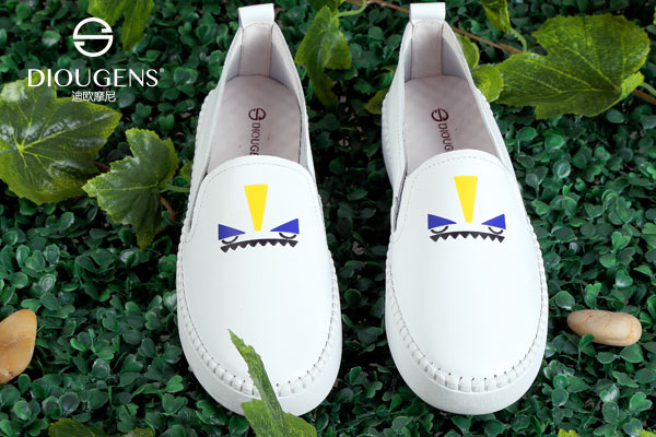 跟著迪歐摩尼時尚鞋包品牌學(xué)穿搭，做個精致女孩兒。_1