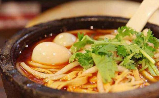 锅小邪土豆粉加盟_3