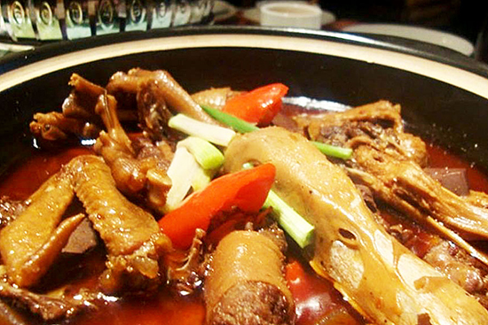 安徽啤酒鴨加盟香翻天火鍋加盟原食美味火鍋加盟_1