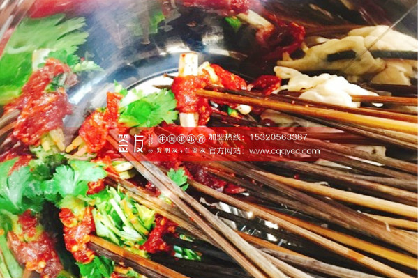 重慶串串香加盟熱度依舊，成功創(chuàng)業(yè)就在前方（圖）_1