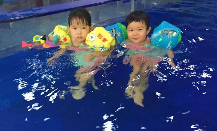 星期六寶寶游泳館：寶寶洗澡的五大注意事項(xiàng)（圖）_1