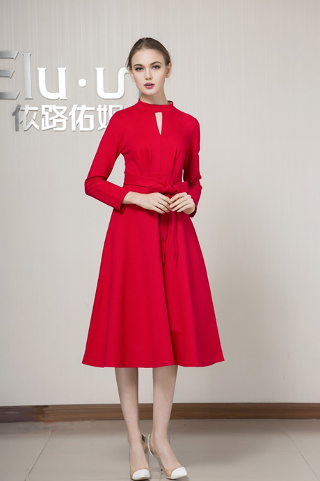 依路佑妮加盟_依路佑妮時(shí)尚女裝加盟（圖）_1