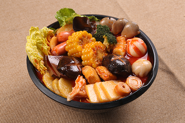 麻辣燙加盟哪家好？蜀戀麻辣燙四季熱賣致富無(wú)憂!_2