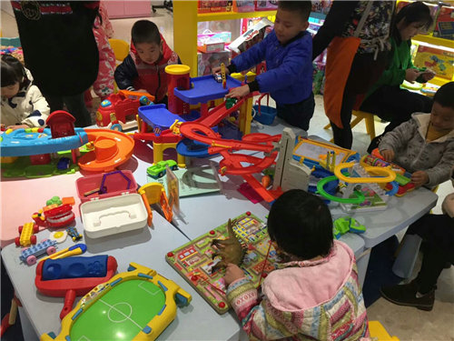 DIY手工生活館，神童創(chuàng)享空間玩具潛力無(wú)限（圖）_1