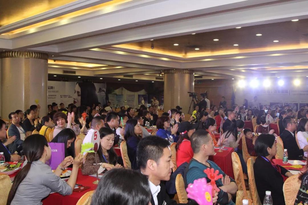 熱烈祝賀世界生發(fā)節(jié)成立，百蓮凱以愛成就美麗人生（圖）_6