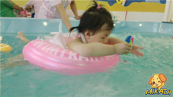 米卡迪：婴幼儿游泳馆可以卖哪些母婴产品_2