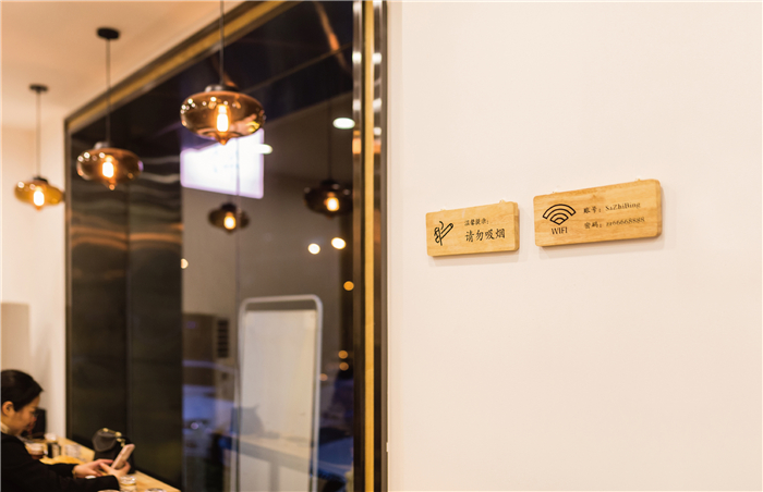 許可餐飲設(shè)計(jì)顧問(wèn)設(shè)計(jì)案例：傳統(tǒng)符號(hào)加持下的小吃品牌誕生記（圖）_8