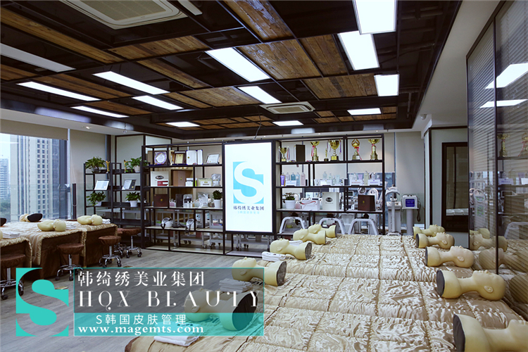 皮膚管理培訓(xùn)哪家好韓綺繡六大系統(tǒng)助力學(xué)生圓夢(mèng)_3